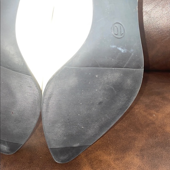 Universal Thread White Ankle Booties with Decorative Stitching (10) - Picture 13 of 13